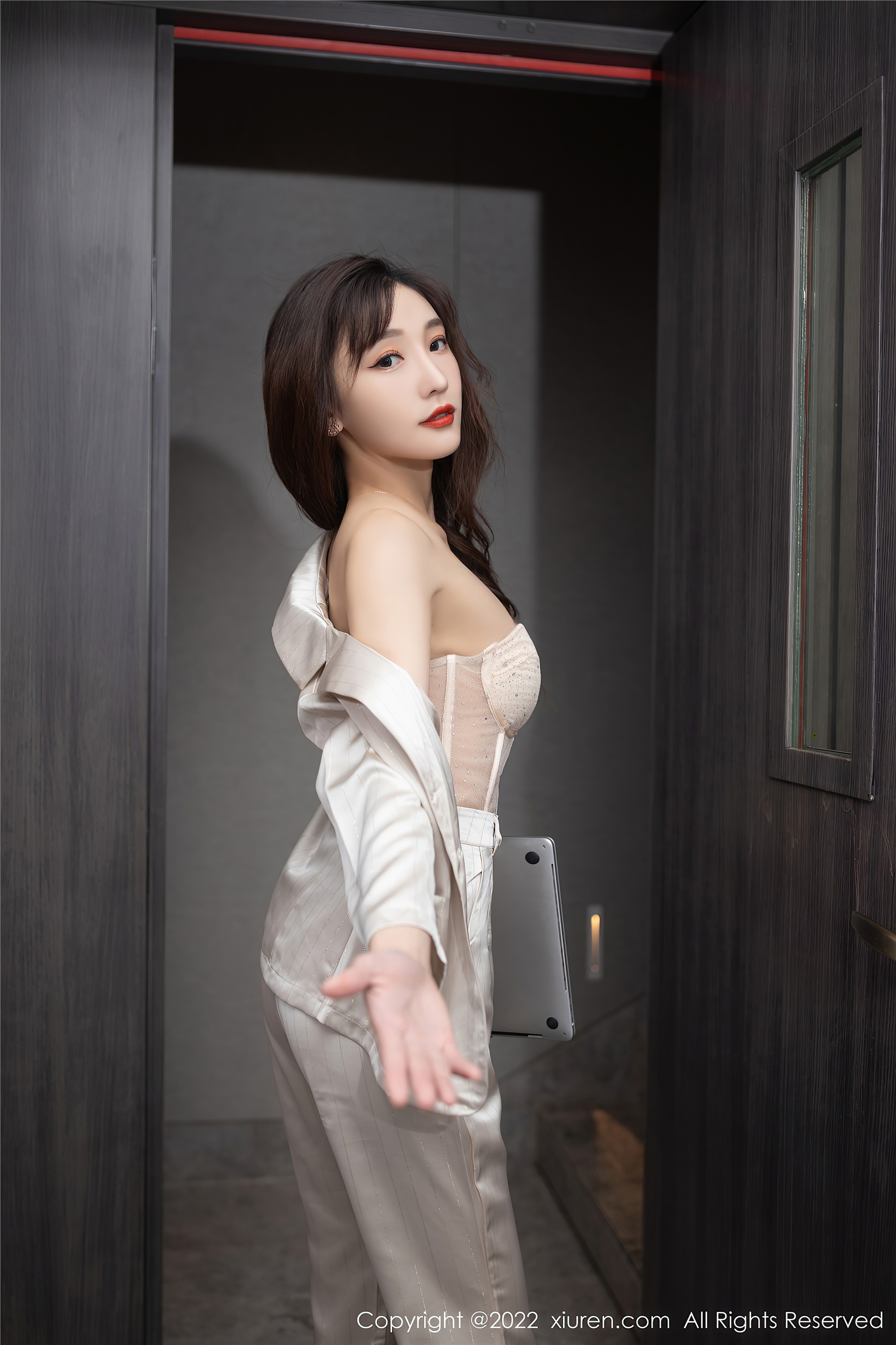 Xiuren秀人网 2022.09.15 NO.5594 陆萱萱